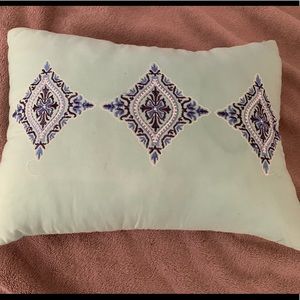 Throw pillow